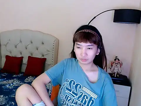 ShantalFoxxy  online show from 05-11-26, 06:41