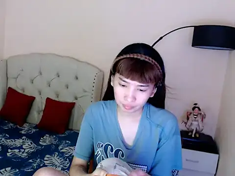 ShantalFoxxy  online show from 06-11-26, 10:41