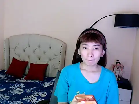 ShantalFoxxy  online show from 06-19-26, 11:52