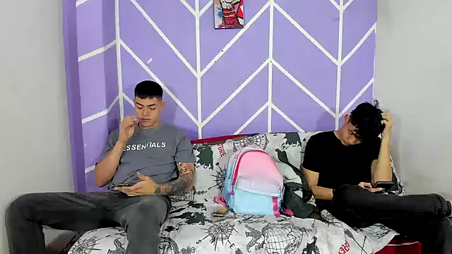 lau and boys18 online show from 11-04-25, 07:24