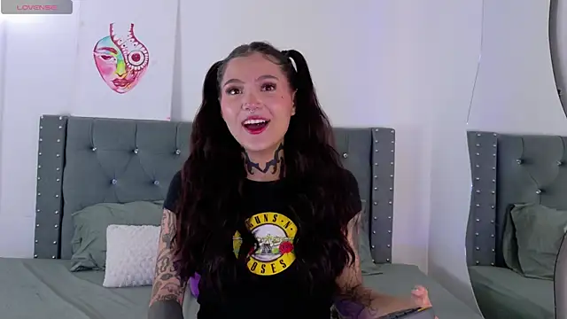 sara queen10 online show from 09-25-25, 05:16