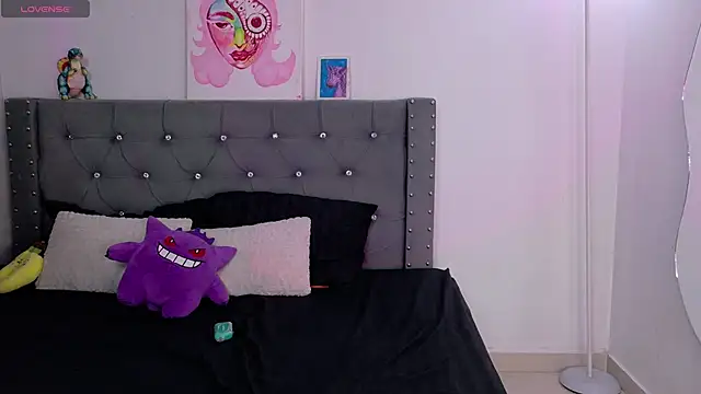 sara queen10 online show from 10-29-25, 02:47