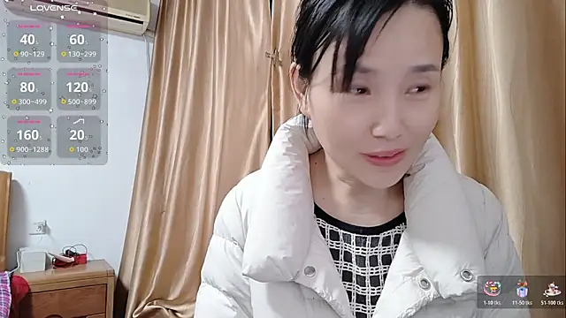 Snapshot of Haili-1 chatting on 11-10-25, 12:37 Haili-1 online show from 11-10-25, 12:37