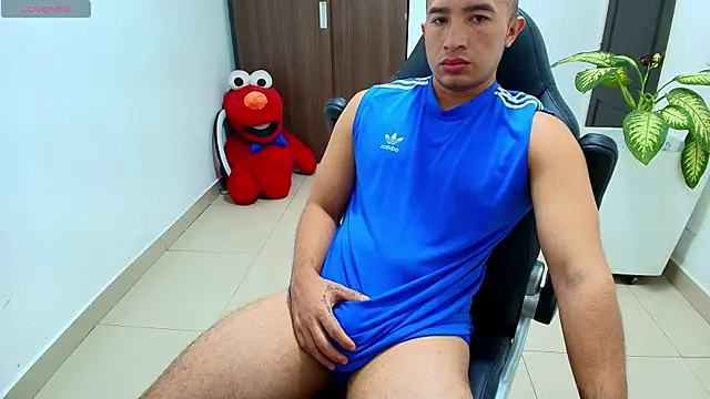 Snapshot of sebastian_oconnor77 chatting on 09-29-25, 12:43 sebastian oconnor77 online show from 09-29-25, 12:43