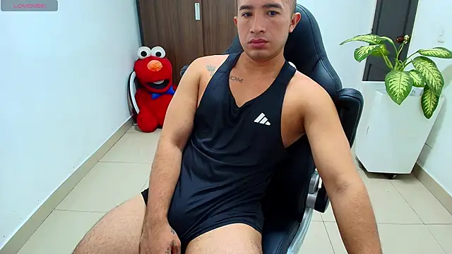 Snapshot of sebastian_oconnor77 chatting on 09-30-25, 12:43 sebastian oconnor77 online show from 09-30-25, 12:43