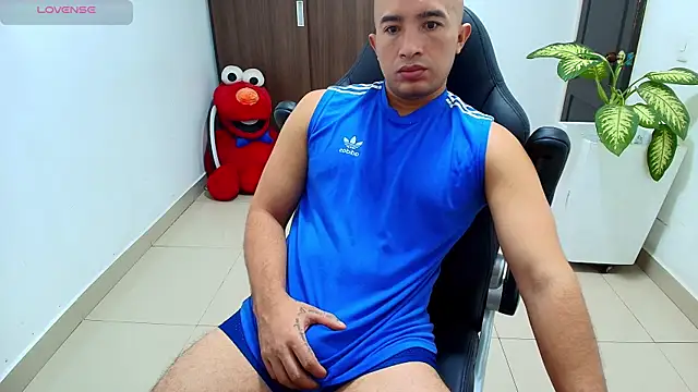 Snapshot of sebastian_oconnor77 chatting on 10-07-25, 12:46 sebastian oconnor77 online show from 10-07-25, 12:46