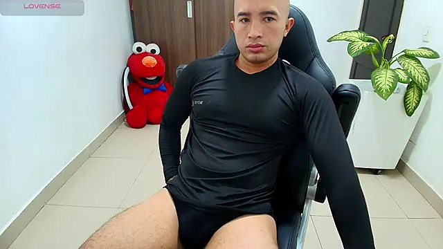 Snapshot of sebastian_oconnor77 chatting on 10-08-25, 12:47 sebastian oconnor77 online show from 10-08-25, 12:47