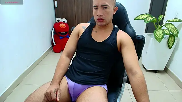 Snapshot of sebastian_oconnor77 chatting on 10-17-25, 12:41 sebastian oconnor77 online show from 10-17-25, 12:41