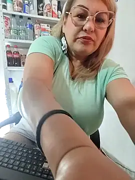 Snapshot of AlexxiaaMat chatting on 11-29-25, 11:02 AlexxiaaMat online show from 11-29-25, 11:02