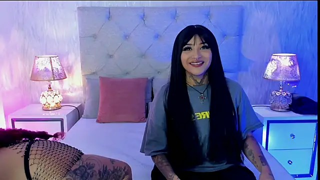 Snapshot of Pamelamiler__ chatting on 04-18-26, 01:37 Pamelamiler online show from 04-18-26, 01:37