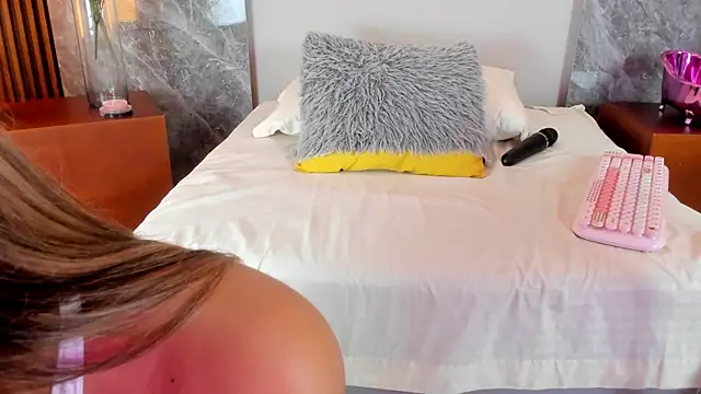 Emma hunter  online show from 01-07-26, 04:04