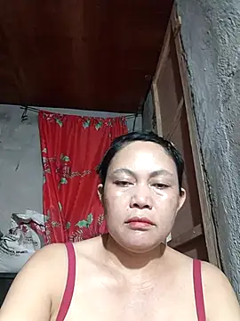 Snapshot of Everleigh_mom chatting on 09-15-25, 10:15 Everleigh mom online show from 09-15-25, 10:15