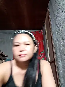 Snapshot of Everleigh_mom chatting on 10-01-25, 07:53 Everleigh mom online show from 10-01-25, 07:53