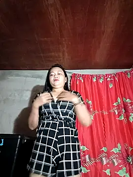 Snapshot of Everleigh_mom chatting on 10-09-25, 07:45 Everleigh mom online show from 10-09-25, 07:45