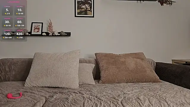 Snapshot of HotFrictions chatting on 10-06-25, 03:48 HotFrictions online show from 10-06-25, 03:48