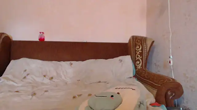 Veronica-Luxs online show from 10-15-25, 08:03