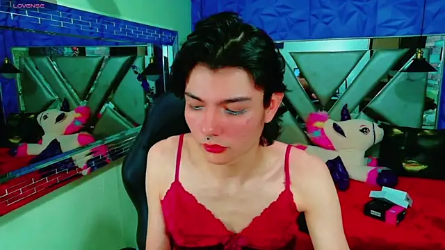 Snapshot of alandelrey57 chatting on 05-19-26, 02:12 alandelrey57 online show from 05-19-26, 02:12