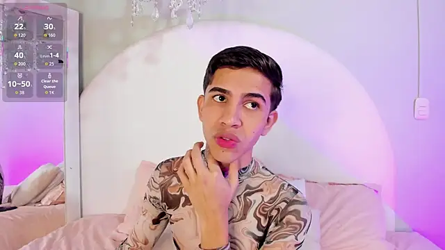 JoshuaSanzz online show from 10-24-25, 03:36