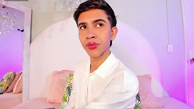 JoshuaSanzz online show from 11-11-25, 03:39