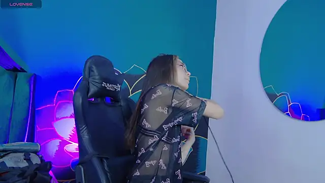 Snapshot of RavennMoonn chatting on 03-04-26, 01:39 RavennMoonn online show from 03-04-26, 01:39