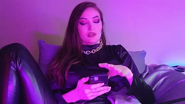 AliceJameson online show from 10-24-25, 09:11