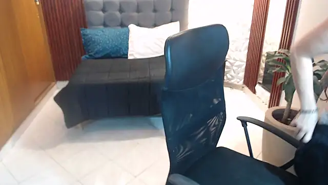 maira tf online show from 10-10-25, 03:49