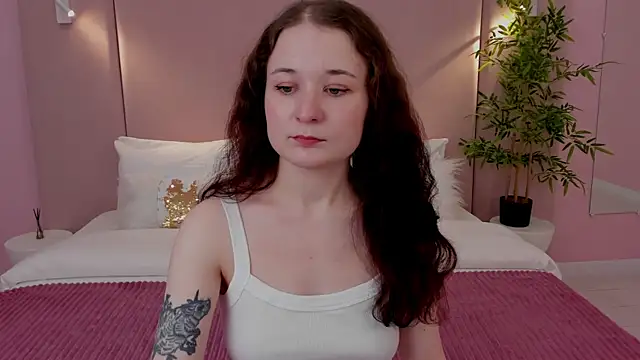 Snapshot of NancyJonson chatting on 10-14-25, 03:29 NancyJonson online show from 10-14-25, 03:29