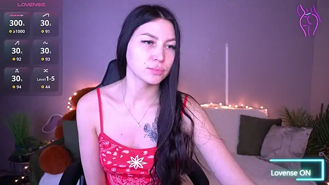 Snapshot of EliseVelour chatting on 02-11-26, 01:38 EliseVelour online show from 02-11-26, 01:38