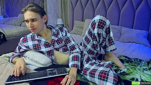 WilliamDyson online show from 09-18-25, 03:08