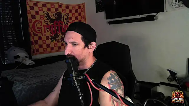 DevilPup75  online show from 09-26-25, 02:21