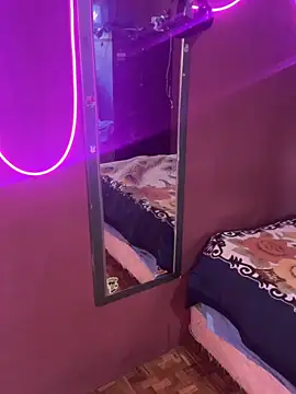 Snapshot of kiramedi chatting on 10-01-25, 08:04 kiramedi online show from 10-01-25, 08:04