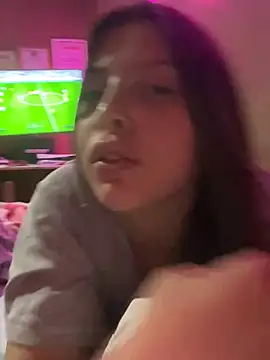 Snapshot of kiramedi chatting on 10-12-25, 03:49 kiramedi online show from 10-12-25, 03:49