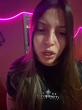 Snapshot of kiramedi chatting on 11-06-25, 04:13 kiramedi online show from 11-06-25, 04:13