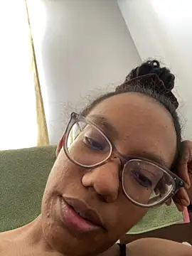 Valen1800 online show from 10-16-25, 06:42