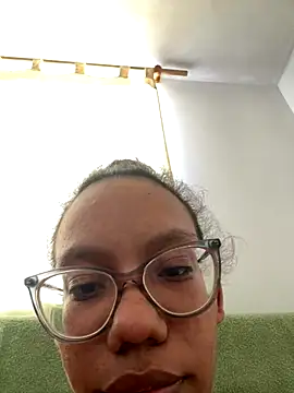 Valen1800 online show from 10-17-25, 07:16