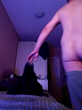 Snapshot of Thoma9034 chatting on 10-18-25, 12:35 Thoma9034 online show from 10-18-25, 12:35