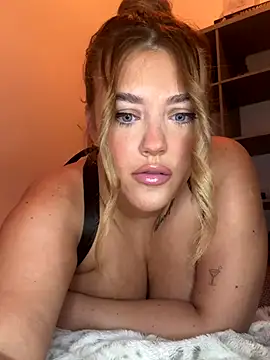 Snapshot of GoddessPrincesss chatting on 10-21-25, 09:37 GoddessPrincesss online show from 10-21-25, 09:37