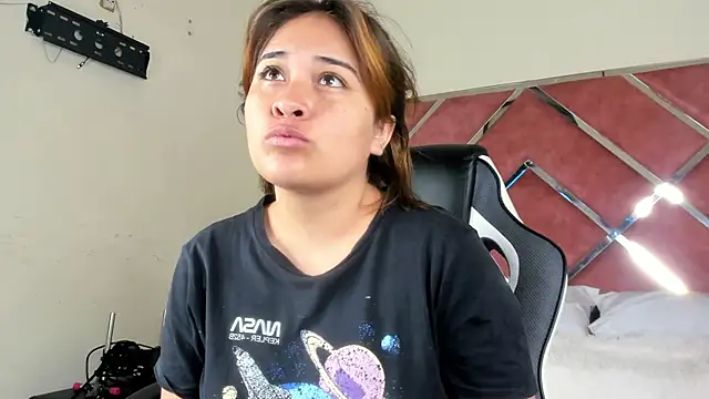 sara-lopez1 online show from 09-24-25, 06:50