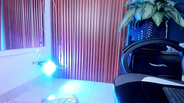 sara-lopez1 online show from 10-23-25, 02:27