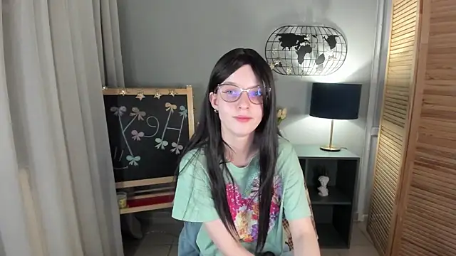 Madelaineses online show from 11-26-25, 09:27