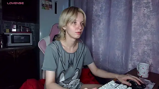 Snapshot of Madelaineses chatting on 06-29-26, 10:32 Madelaineses online show from 06-29-26, 10:32