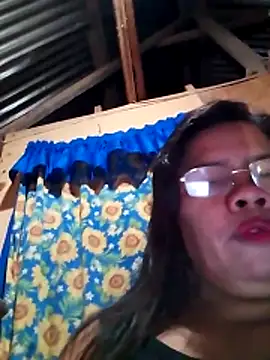 Snapshot of Huge_mama69 chatting on 02-09-26, 02:21 Huge mama69 online show from 02-09-26, 02:21