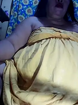 Snapshot of Huge_mama69 chatting on 02-18-26, 02:57 Huge mama69 online show from 02-18-26, 02:57