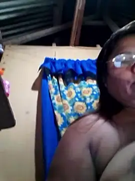 Snapshot of Huge_mama69 chatting on 02-25-26, 08:29 Huge mama69 online show from 02-25-26, 08:29