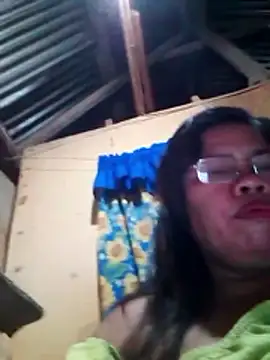 Snapshot of Huge_mama69 chatting on 03-04-26, 04:02 Huge mama69 online show from 03-04-26, 04:02