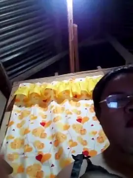 Snapshot of Huge_mama69 chatting on 03-17-26, 06:33 Huge mama69 online show from 03-17-26, 06:33