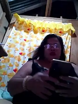 Snapshot of Huge_mama69 chatting on 03-18-26, 02:09 Huge mama69 online show from 03-18-26, 02:09