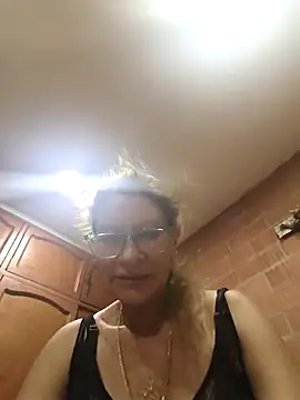 MaryeLunna online show from 09-30-25, 12:37