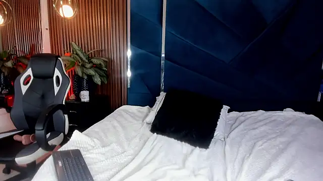 EmilyDuran  online show from 09-18-25, 02:35