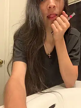 Snapshot of lovinlush chatting on 10-14-25, 04:19 lovinlush online show from 10-14-25, 04:19